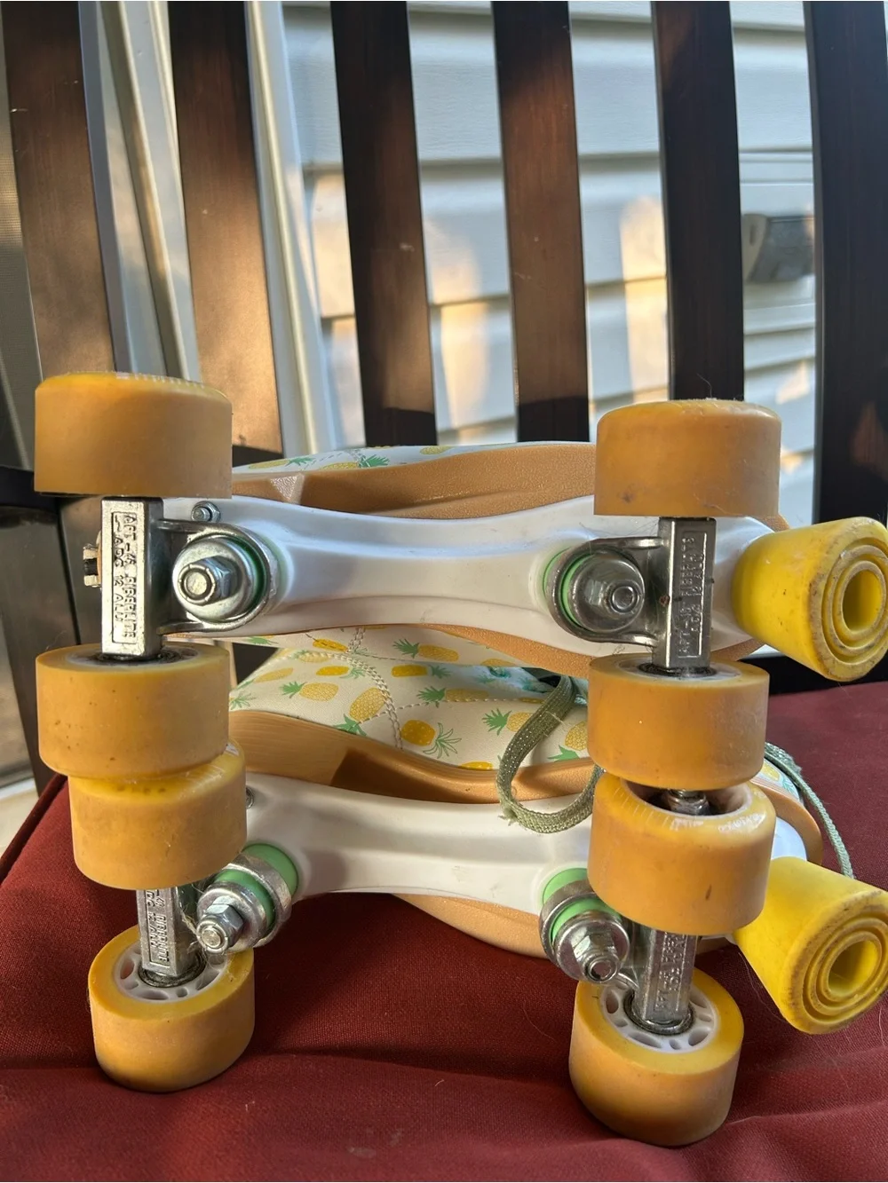 Roller Derby Pineapple-Print Roller Skates - Yellow & Mint